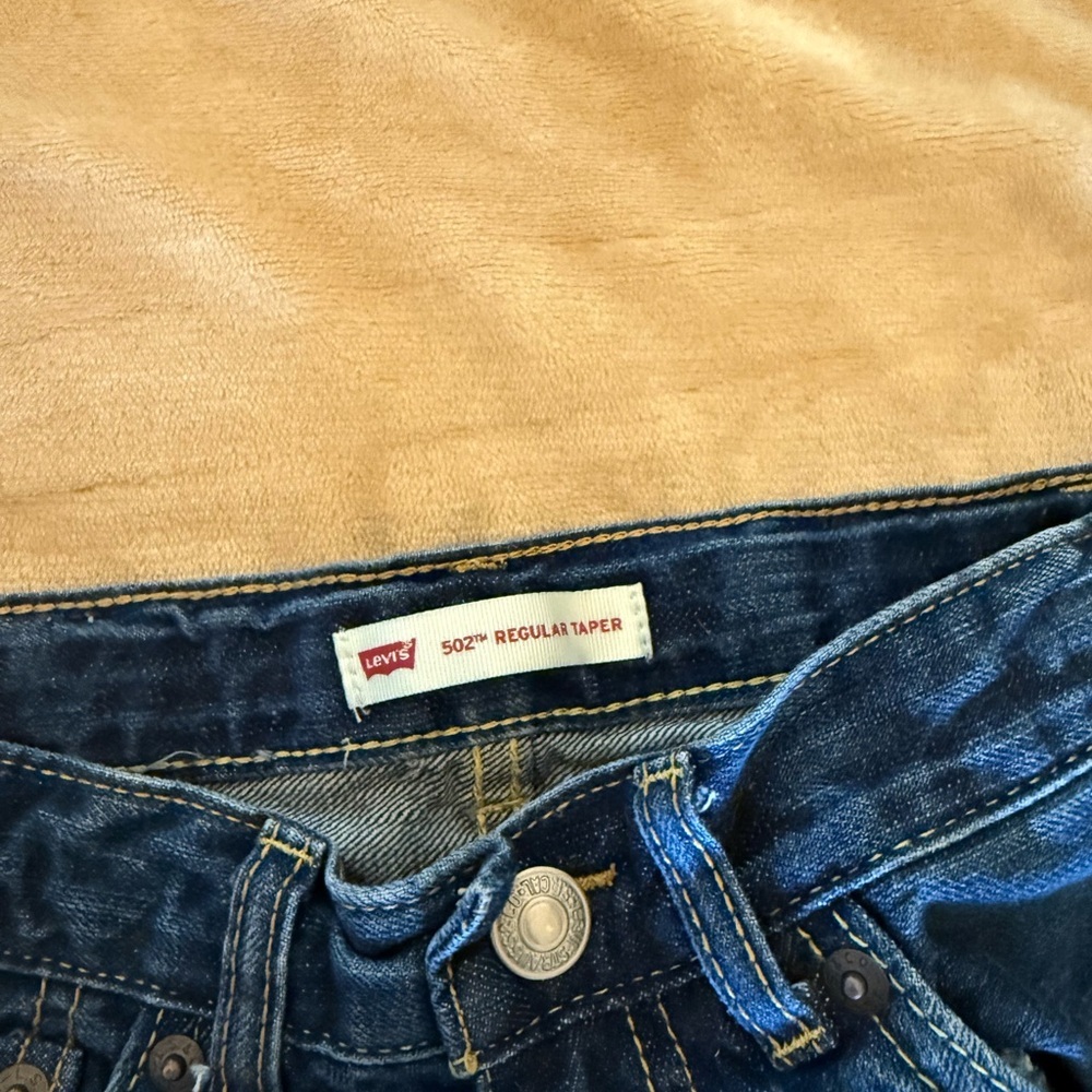 Levi's Boy’s Slim Fit Distressed Denim Jeans - Picture 5 of 8